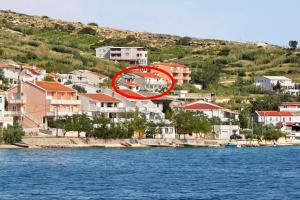 Fotografia z galérie ubytovania Apartment Metajna 4126a v destinácii Zubovići