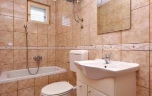 Zdjęcie z galerii obiektu Apartments with a parking space Metajna, Pag - 4126 w mieście Metajna