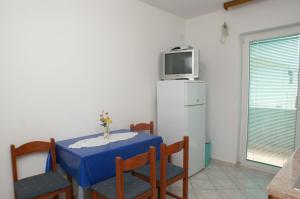 Kuchyň nebo kuchyňský kout v ubytování Apartments by the sea Zubovici, Pag - 4130