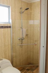 Koupelna v ubytování Tikay Suite Hotel + 37 fotografií