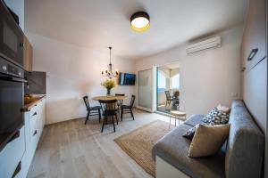 Posezení v ubytování Apartments by the sea Pisak, Omis - 1067