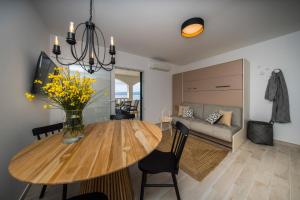 Posezení v ubytování Apartments by the sea Pisak, Omis - 1067