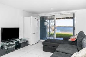 Μια τηλεόραση ή/και κέντρο ψυχαγωγίας στο Omaroo