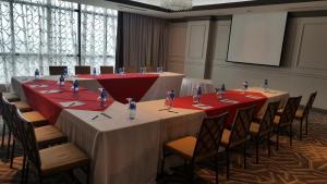 Área de negócios e/ou sala de conferências em Intercontinental Miramar Panama by IHG