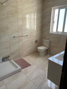 A bathroom at Windjammer Még 9 kép