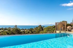 Bazén v ubytování The Villino at Cypress Ridge Estate - Stay Waiheke nebo v jeho okolí
