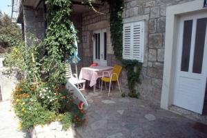 Restaurant ou autre lieu de restauration dans l'établissement Apartments and rooms by the sea Molunat, Dubrovnik - 2139