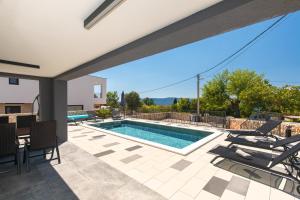 Fotografie z fotogalerie ubytování Villa VENUS v destinaci Linardići + 37 fotografií