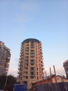 Tòa nhà nơi căn hộ tọa lạc