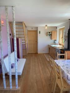 A kitchen or kitchenette at Chalet Baita delle Favole di RosaRita