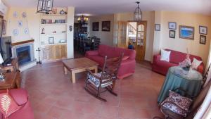 Posezení v ubytování Villa 'El Cortijo' con piscina privada