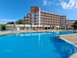 Bazén v ubytování Hotel Amiral nebo v jeho okolí