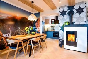 Kuchyňa alebo kuchynka v ubytovaní TATRYSTAY Cactus Luxury Villa High Tatras private Wellness