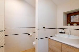 Kúpeľňa v ubytovaní TATRYSTAY Cactus Luxury Villa High Tatras private Wellness