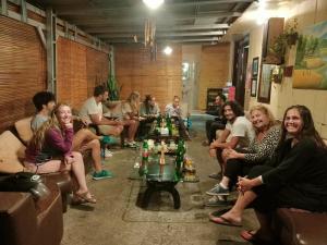 Tamu yang menginap di Chacha Homestay & Dormitory