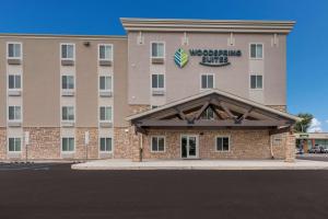 WoodSpring Suites Philadelphia Northeast في فيلادلفيا: تقديم فندق صفوة الوينتر