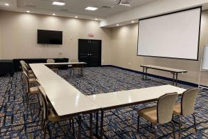 Konferenční prostory v ubytování La Quinta Inn & Suites by Wyndham Lubbock Southwest