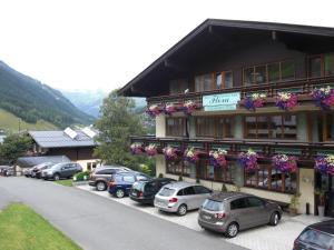 Gallery image of Hotel-Pension Flora in Saalbach Hinterglemm