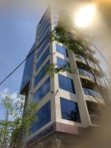 Budova, kde se hotel nachází + 33 fotografií