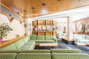 Istumisnurk majutusasutuses Hotel Alpina
