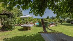 Afbeelding uit fotogalerij van VILLA DUE VIGNE 8, Emma Villas in Monte Castello di Vibio