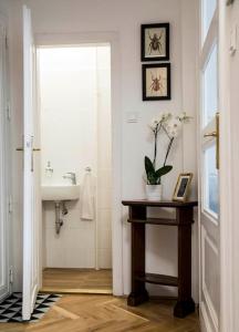 Gorgeous flat right near the City Center 1136 Budapest, Raoul Wallenberg utca 2 kép - 2