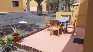 Patio lub wspólna przestrzeń na świeżym powietrzu w obiekcie Casa Manba, terrace, pool and wifi