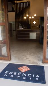 Um certificado, prêmio, placa ou outro documento exibido em Essência Hotel Francisco Beltrão