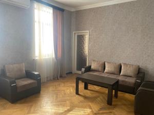 埃里温HovSer的相册照片