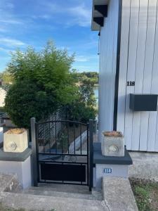 Balkon lub taras w obiekcie Cottage chaleureux avec vue sur lac