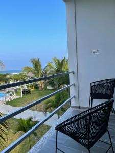 Un balcón o terraza en Hotel Lunazul In Costa Esmeralda