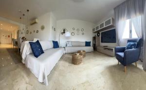 A television and/or entertainment centre at XabiaDecision
