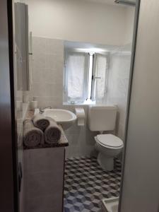 Kylpyhuone majoituspaikassa La Fortezza di Gavi -