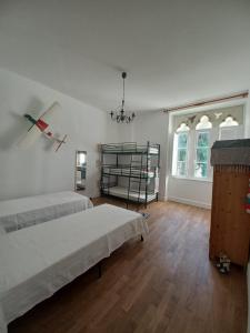 Posteľ alebo postele v izbe v ubytovaní Château du Roc + 37 fotografií