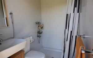 Kúpeľňa v ubytovaní Casa piscina boleros