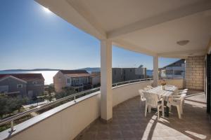 Balkón alebo terasa v ubytovaní Apartments by the sea Brodarica, Sibenik - 5736