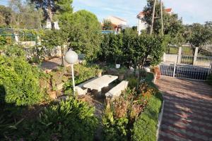 Zdjęcie z galerii obiektu Apartments by the sea Kozino, Zadar - 5734 w Petrčane