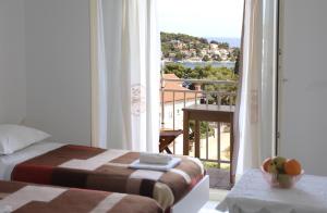Fotografia z galérie ubytovania Apartments with a parking space Hvar - 5687 v destinácii Hvar