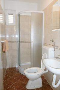 Kúpeľňa v ubytovaní Apartments with a parking space Biograd na Moru, Biograd - 5899
