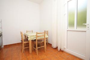 Fotografia z galérie ubytovania Apartments with a parking space Hvar - 5719 v destinácii Hvar