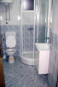 Kúpeľňa v ubytovaní Apartment Basina 4599g