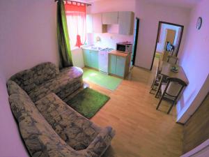 Kuchyň nebo kuchyňský kout v ubytování Apartments by the sea Biograd na Moru, Biograd - 4316