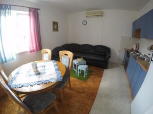 Posezení v ubytování Apartments by the sea Biograd na Moru, Biograd - 4316