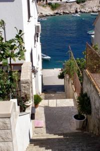 Fotografie z fotogalerie ubytování Apartments by the sea Zavalatica, Korcula - 4419 v destinaci Zavalatica