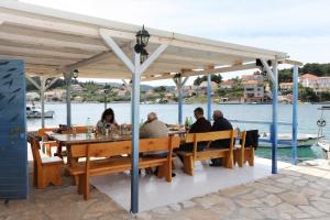 Fotografia z galérie ubytovania Apartments by the sea Lumbarda, Korcula - 4481 v destinácii Lumbarda