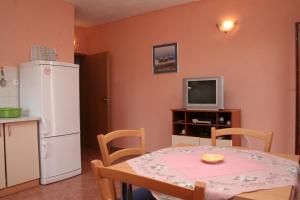 Fotografie z fotogalerie ubytování Apartment Sveta Nedilja 4609a v destinaci Sveta Nedelja