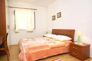 Posteľ alebo postele v izbe v ubytovaní Apartments by the sea Korcula - 4367