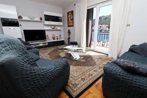 TV a/nebo společenská místnost v ubytování Apartments by the sea Brna, Korcula - 4463