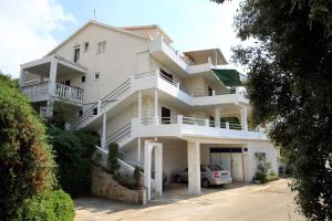 Budova, kde se apartmán nachází