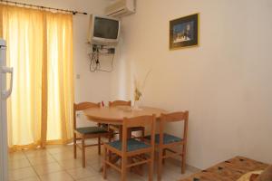 Fotografia z galérie ubytovania Apartments with a parking space Hvar - 4593 v destinácii Hvar